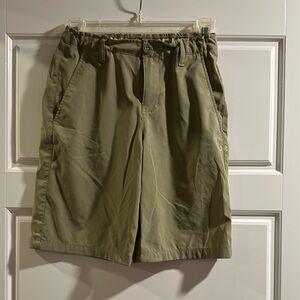 Under Armour Green Casual Shorts Elastic Waist
